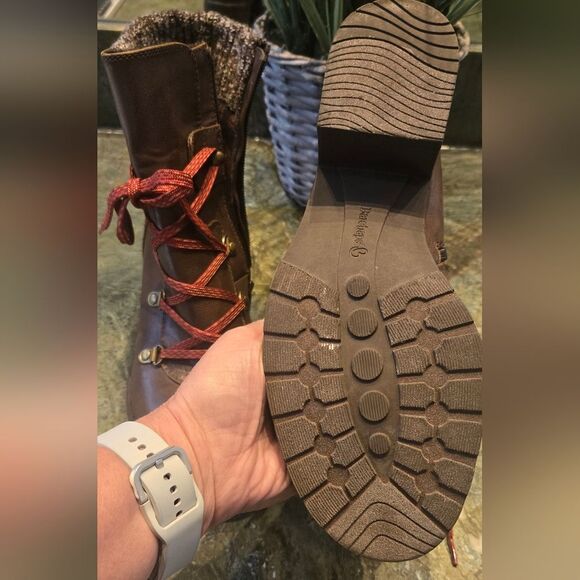 Beartraps Brown Boots with Red Laces - Picture 3 of 4